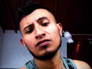 BenjaminGrey - Live porn &amp; sex cam - 18973306