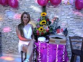 AdaHottie69 - Sexe cam en vivo - 18975050