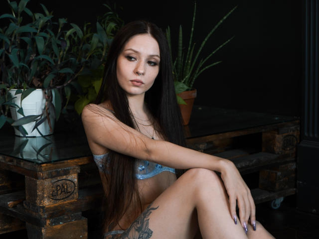 IlonaCurly - Live porn &amp; sex cam - 18975998