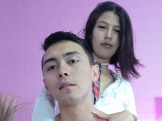 DaniiAndJhon - Live porn &amp; sex cam - 18976390