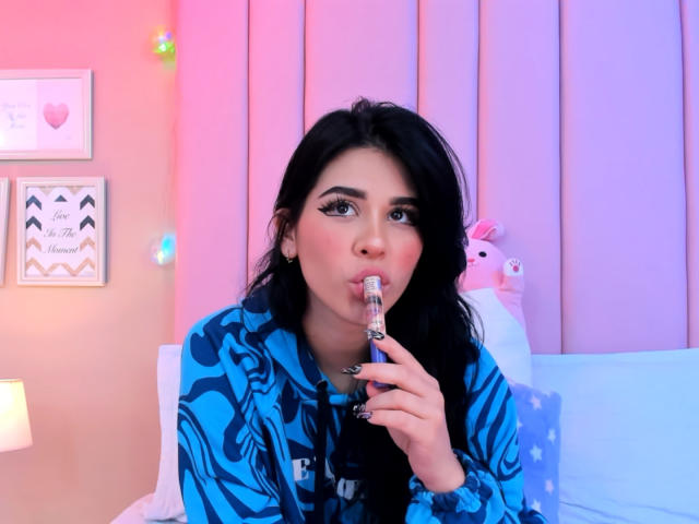 KeriAnn - פורנו בשידור חי ומצלמת סקס - 18976698