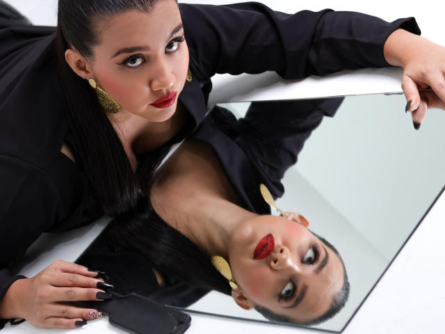 CarolineAkimov - Live sex cam - 18976914