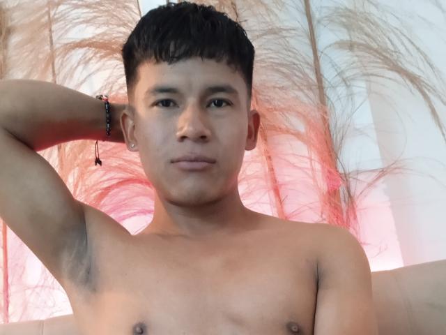 MatteoGoez - Live porn &amp; sex cam - 18977738