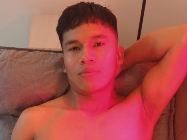 MatteoGoez - Live porn &amp; sex cam - 18977766