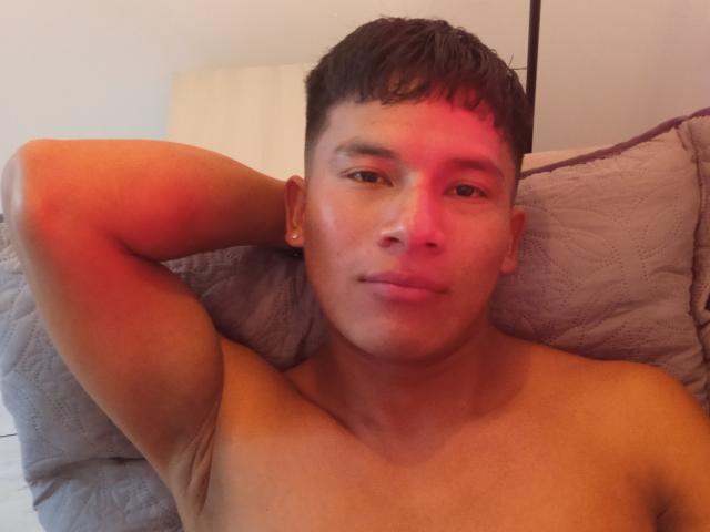 MatteoGoez - Live porn &amp; sex cam - 18977770