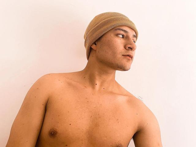 SantiagoLopeez - Live porn &amp; sex cam - 18979822