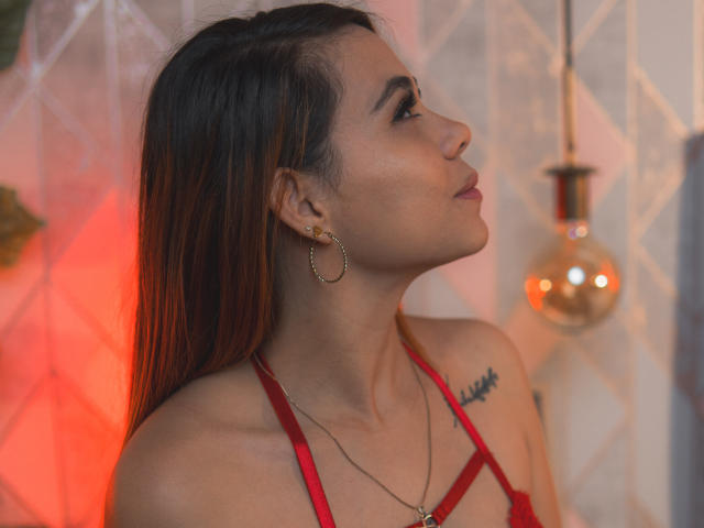 DaniellaHarpier - Live porn &amp; sex cam - 18982810