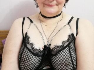 IrisLoves - Live porn &amp; sex cam - 18983490