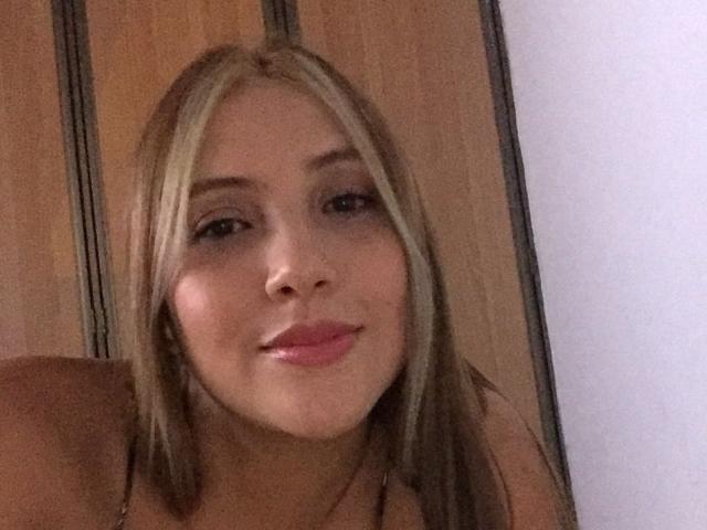 SweetAppleRed - Live porn &amp; sex cam - 18985798