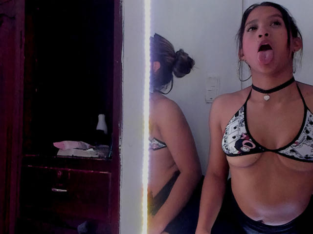 PerlaFortuna - Live porn &amp; sex cam - 18990950