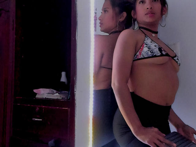 PerlaFortuna - Live porn &amp; sex cam - 18990958