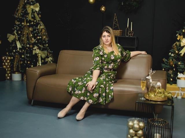 SofiaLux - Live porn &amp; sex cam - 18997494