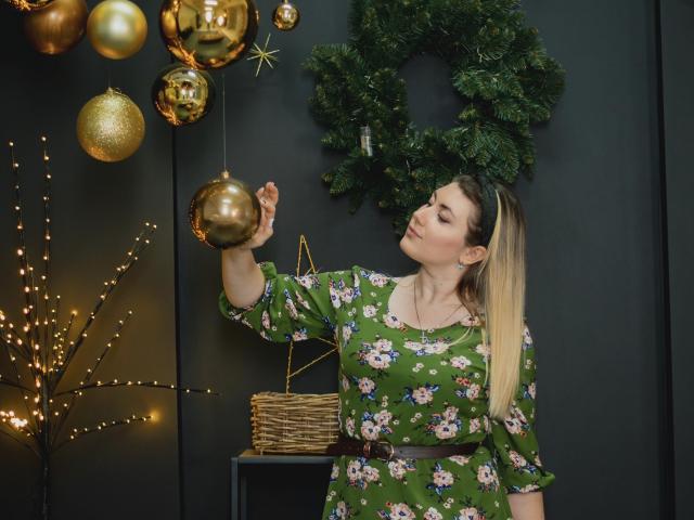 SofiaLux - Live porn &amp; sex cam - 18997538