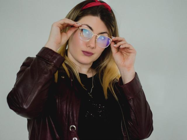 SofiaLux - Live porn &amp; sex cam - 18997646