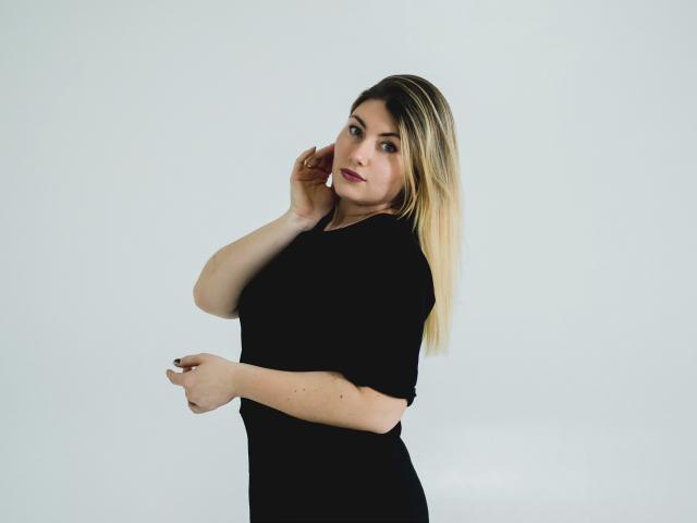 SofiaLux - Live sexe cam - 19002058