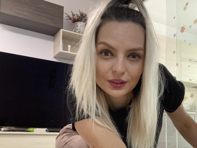 DouceAmelia - Porno na żywo i seks kamera - 19002274