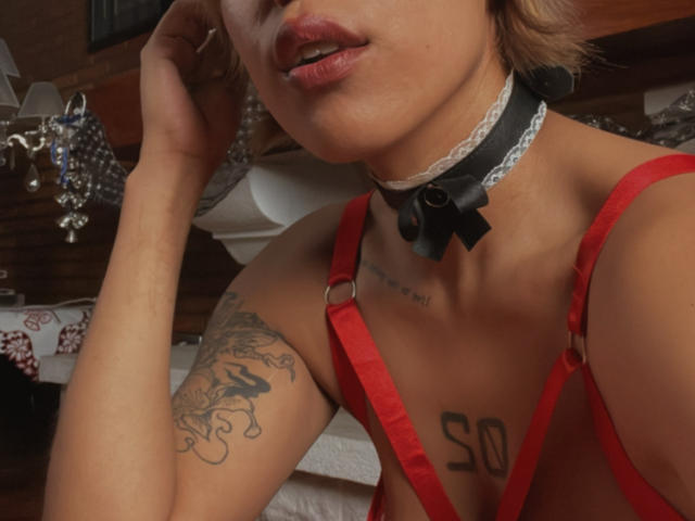 KiaraHernandeez - Live sex cam - 19002546