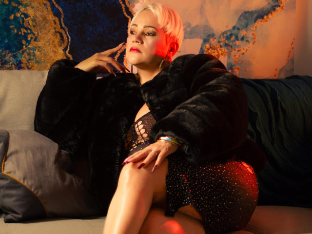 GianellaCox - Live porn &amp; sex cam - 19007202