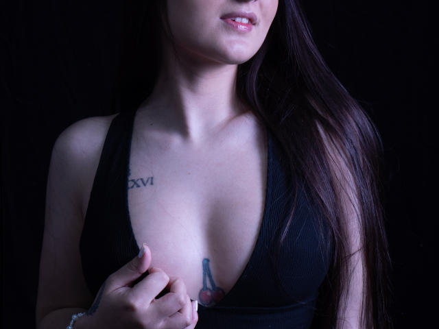 DiiantheColette - сексуальная веб-камера в реальном времени - 19020454