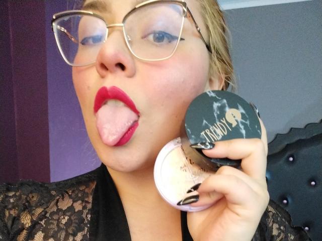 RebeccaSimmons - Live porn &amp; sex cam - 19023682