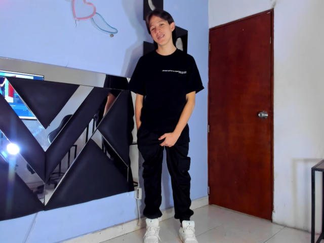 KevinBigCockX - сексуальная веб-камера в реальном времени - 19024734