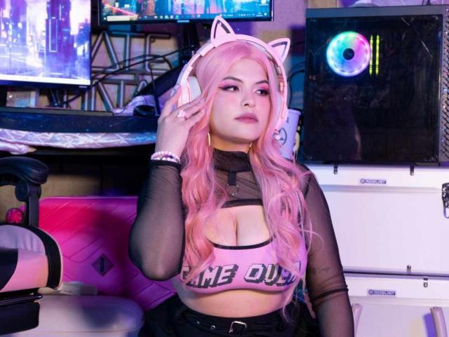 LuciaRobertz - Live Sex Cam - 19027762