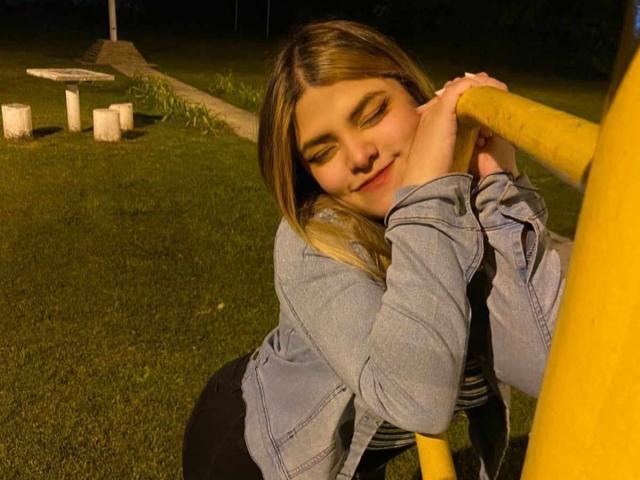 LuciaRobertz - Live porn &amp; sex cam - 19027842