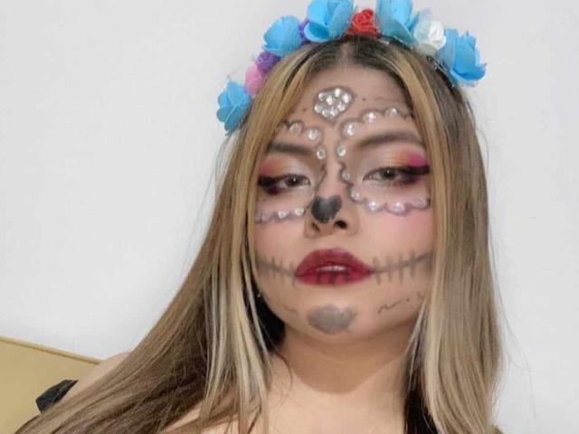 LuciaRobertz - Live porn &amp; sex cam - 19027850