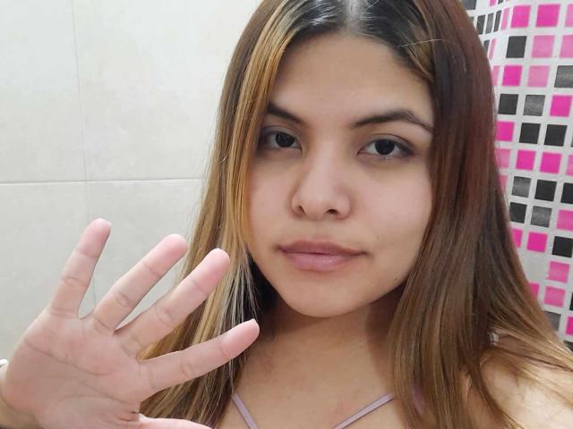 LuciaRobertz - Porno na żywo i seks kamera - 19027878