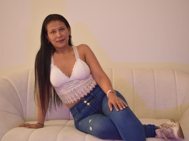 WildMianey - Live sex cam - 19028718