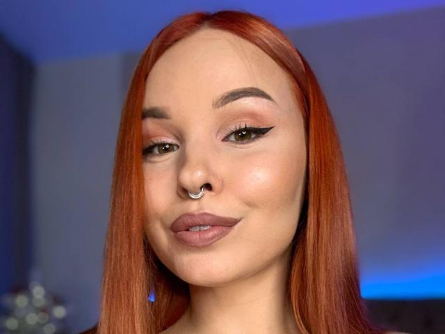 LinaHils - Live Sex Cam - 19030674