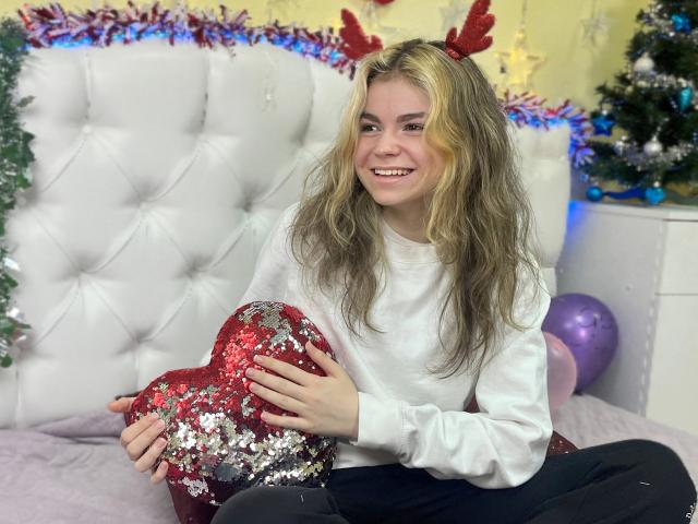 TinaRedly - Live Sex Cam - 19030922