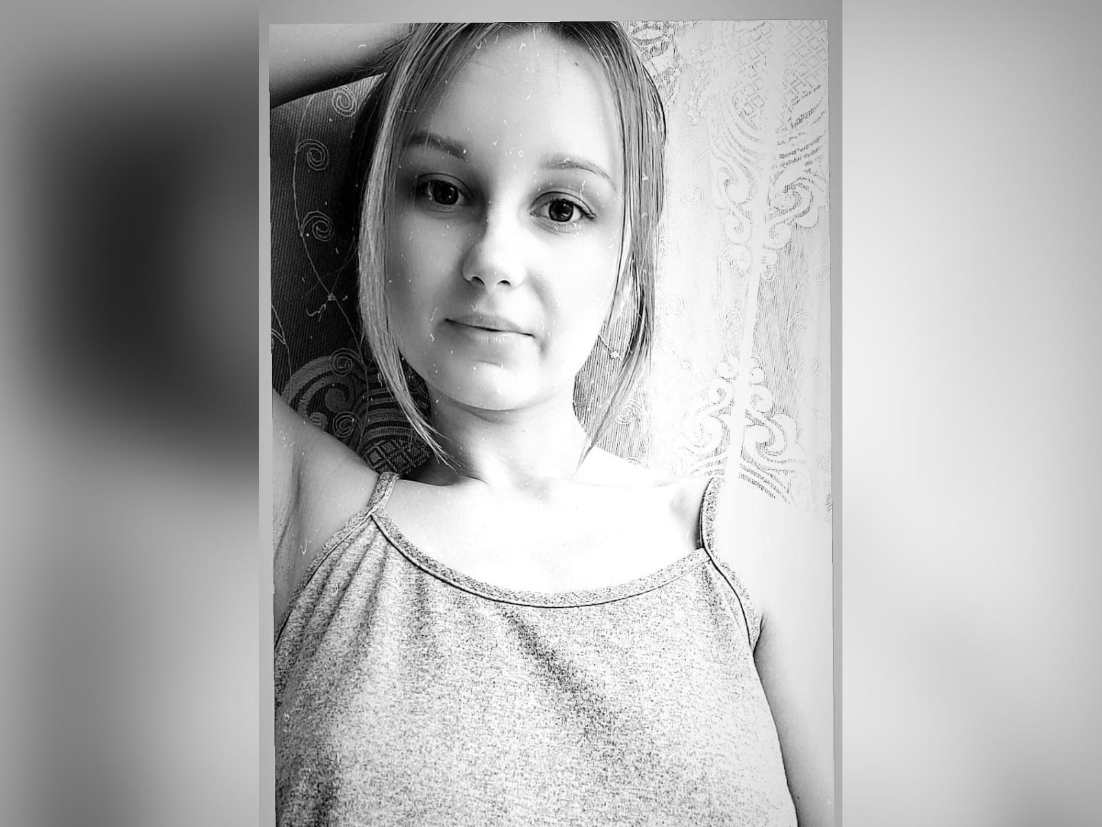 AlexSandrina - Live Sex Cam - 19031834