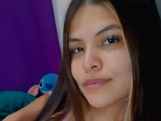 LuciaRobertz - Live sex cam - 19032822