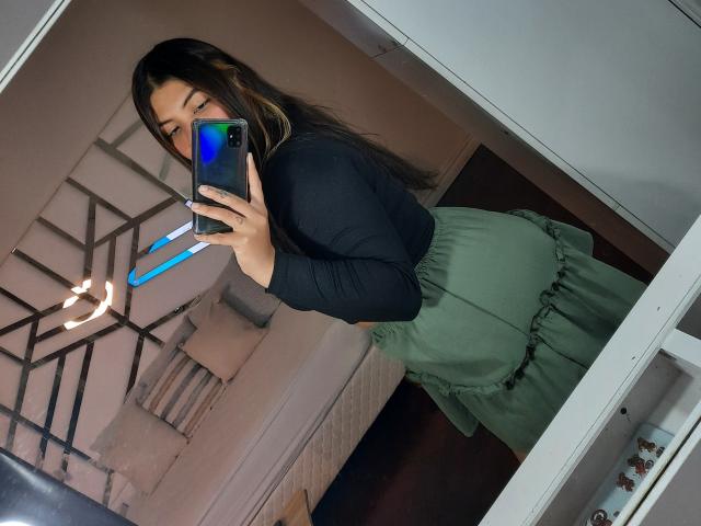 LuciaRobertz - Camera khiêu dâm &amp; quyến rũ trực tiếp - 19032854