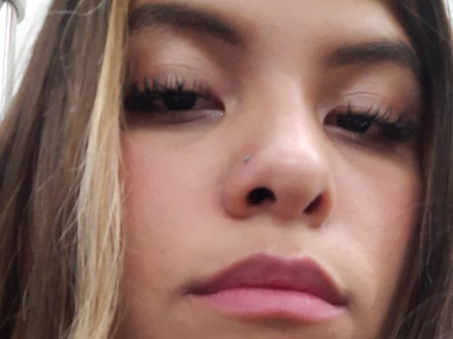 LuciaRobertz - Live porn &amp; sex cam - 19033066