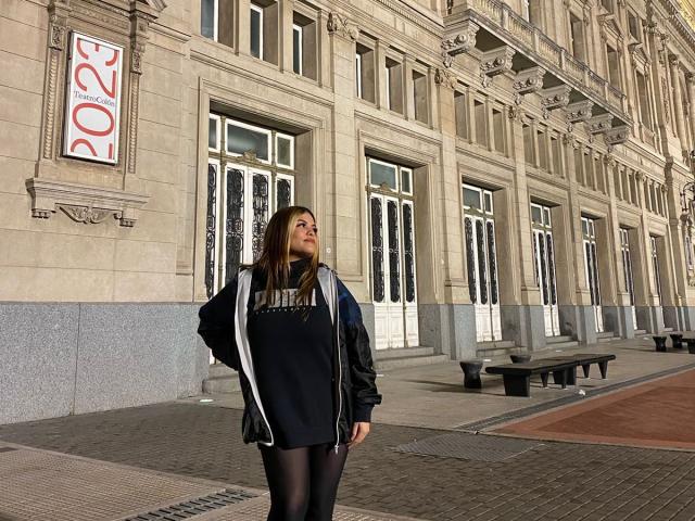 LuciaRobertz - Élő pornó és szexkamera - 19033094