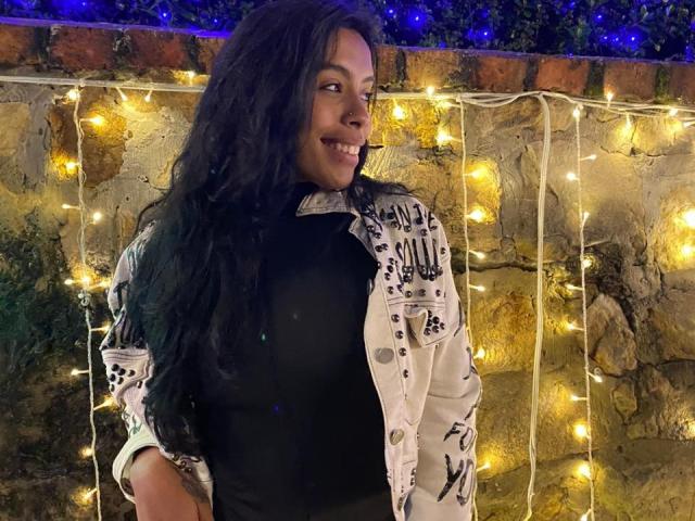 FiorellaBossh - פורנו בשידור חי ומצלמת סקס - 19041278