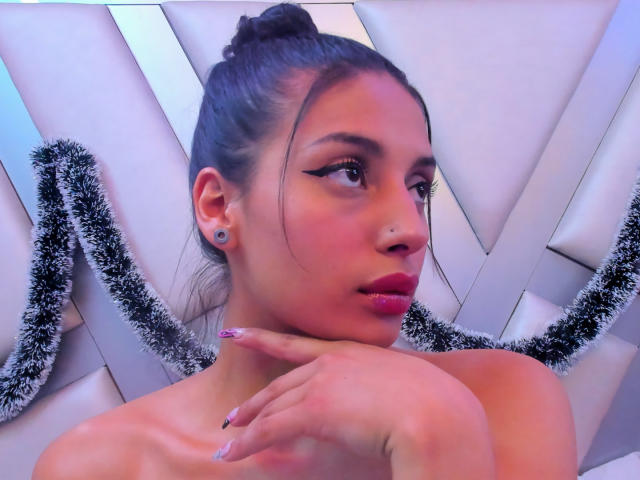 ChelseaBleiz - Live sex cam - 19041654