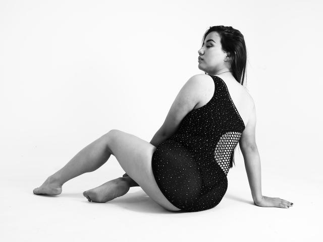 CarolineAkimov - פורנו בשידור חי ומצלמת סקס - 19043066