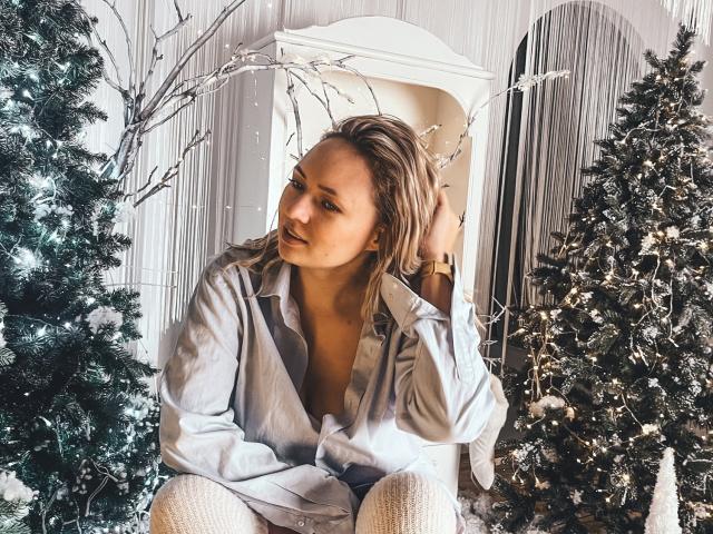 SallyVerda - Live Sex Cam - 19050922