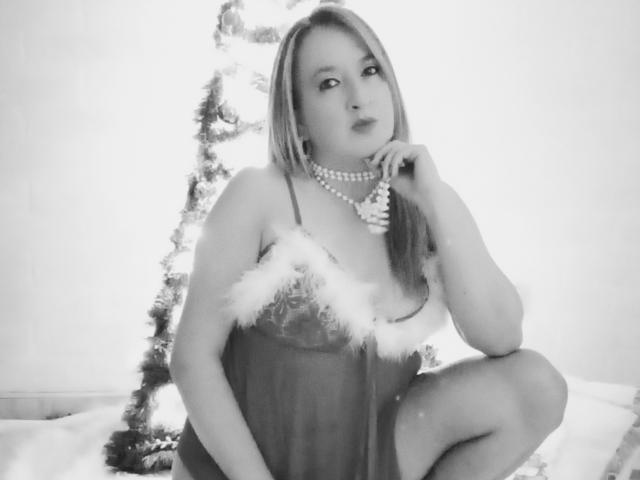 CharlizeLegs - Live porn &amp; sex cam - 19051730