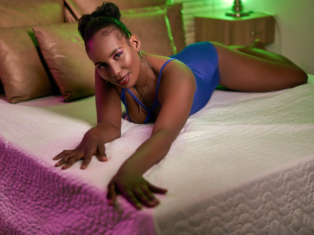 NaomyMoore - Live porn &amp; sex cam - 19052094