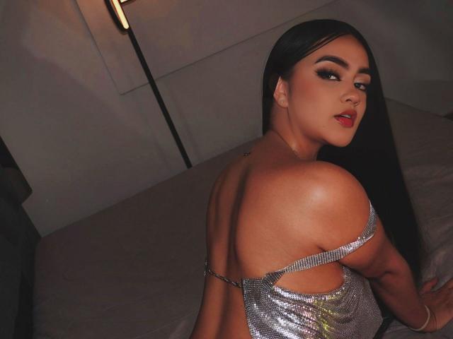 NicolleNovat - Live porn &amp; sex cam - 19055970