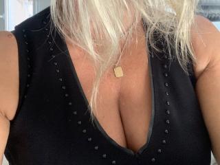 SweetLadyHot69 - Live sex cam - 19069498