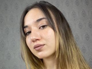 IsadoraArtinan - Live porn &amp; sex cam - 19075110