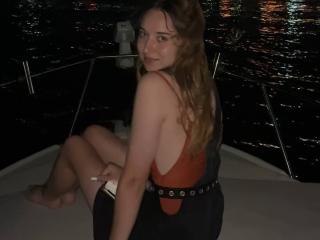 IsadoraArtinan - Live porn &amp; sex cam - 19075158