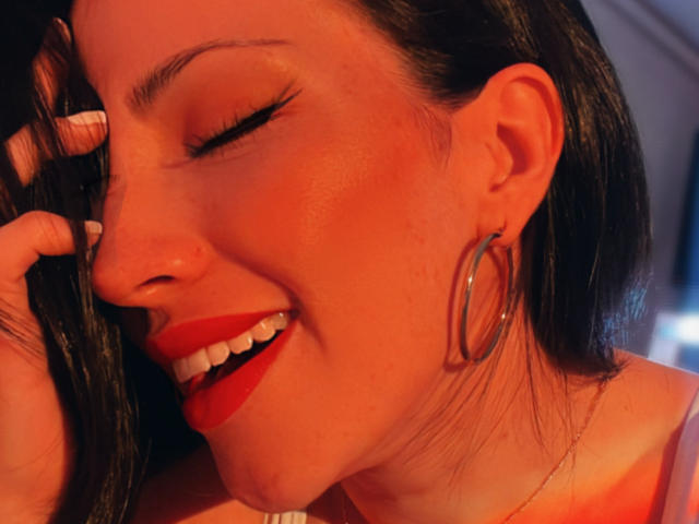 Liliysweet - сексуальная веб-камера в реальном времени - 19078326