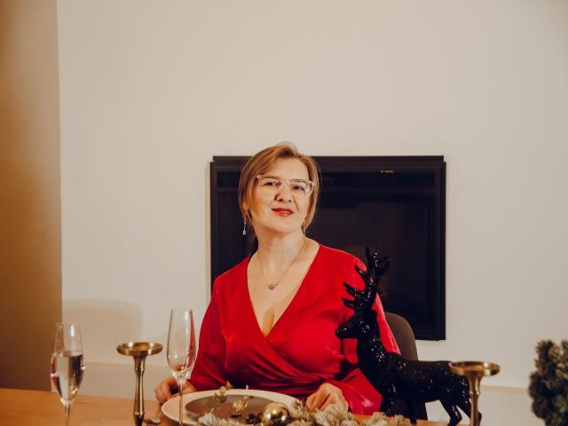 ArinaSonnet - Live porn &amp; sex cam - 19081766