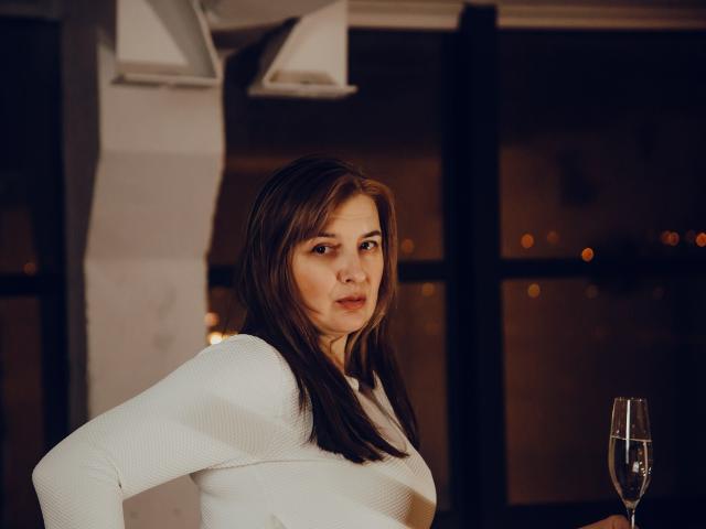 ArinaSonnet - Live porn &amp; sex cam - 19081850